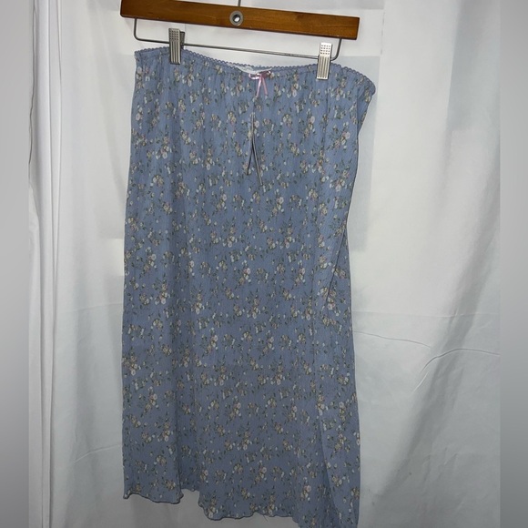 NWT All‎ in favor floral crinkle midi skirt in blue/white/yellow size XL - Picture 4 of 10